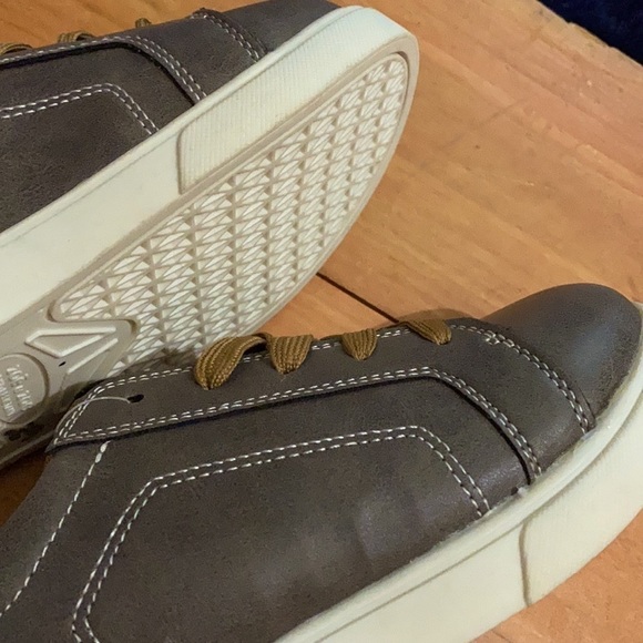 . - Picture 10 of 10